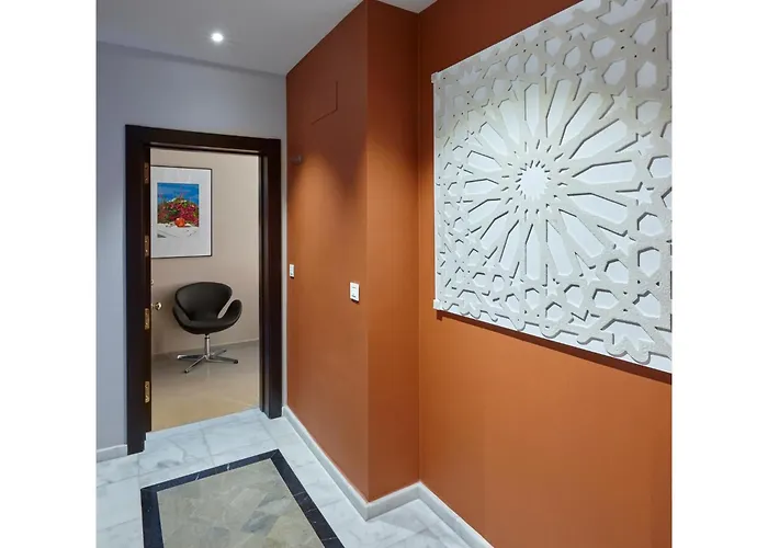 Apartamentos Caballerizas Granada con parking gratuito en pleno centro